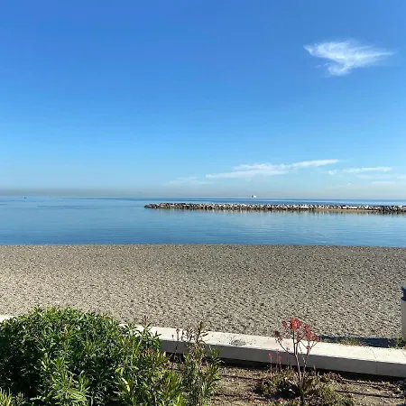 Lory's アパート バーリ